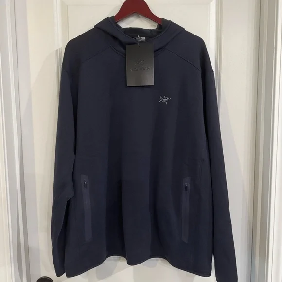 Arc’teryx Kyanite Pullover Hoody In Black Sapphire
